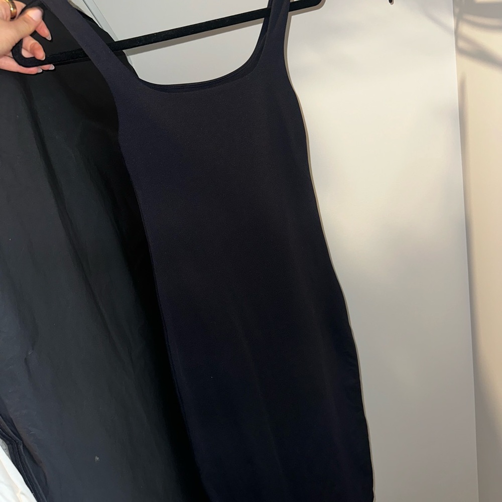 Babaton contour Midnight Black Top
